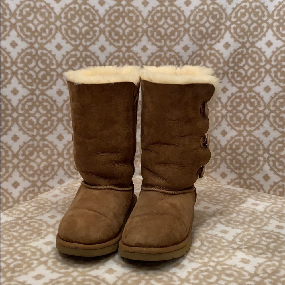 Genuine Ugg Chestnut Bailey Button Shearling Boot - image 1